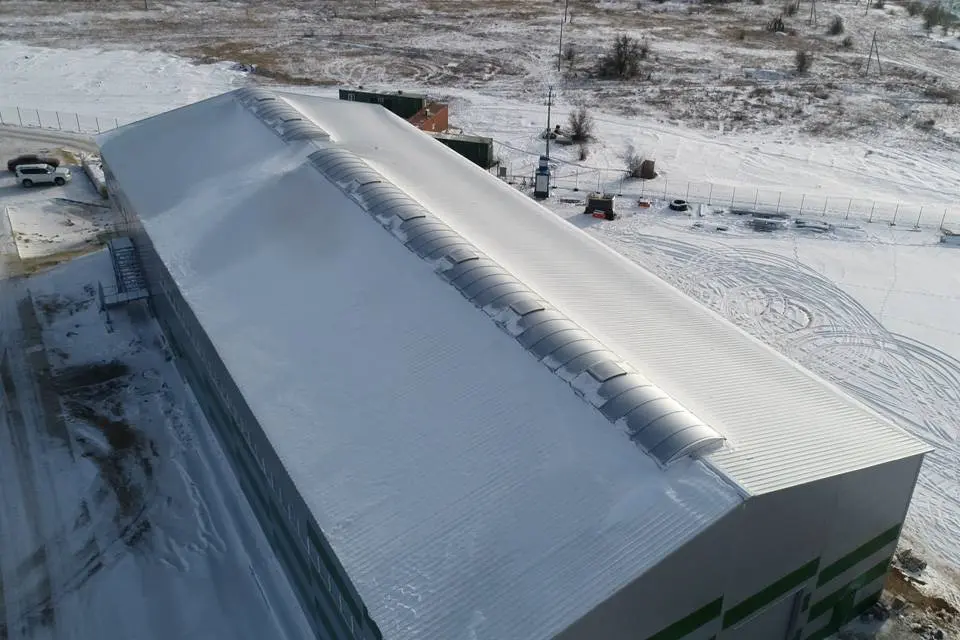 Завод ПК Веста объявляет о завершении монтажа быстровозводимого завода/офиса 24х60х8 по изготовлению солнечных батарей в г. Аксай, Казахстан