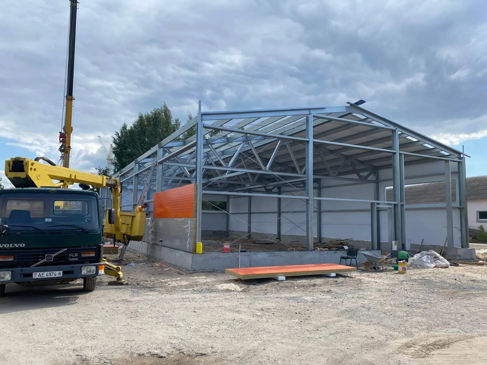 Завод ПК Веста объявляет об экспортном заказе быстровозводимого мебельного цеха с офисом 15х30х4.2 в г. Могилев, Беларусь