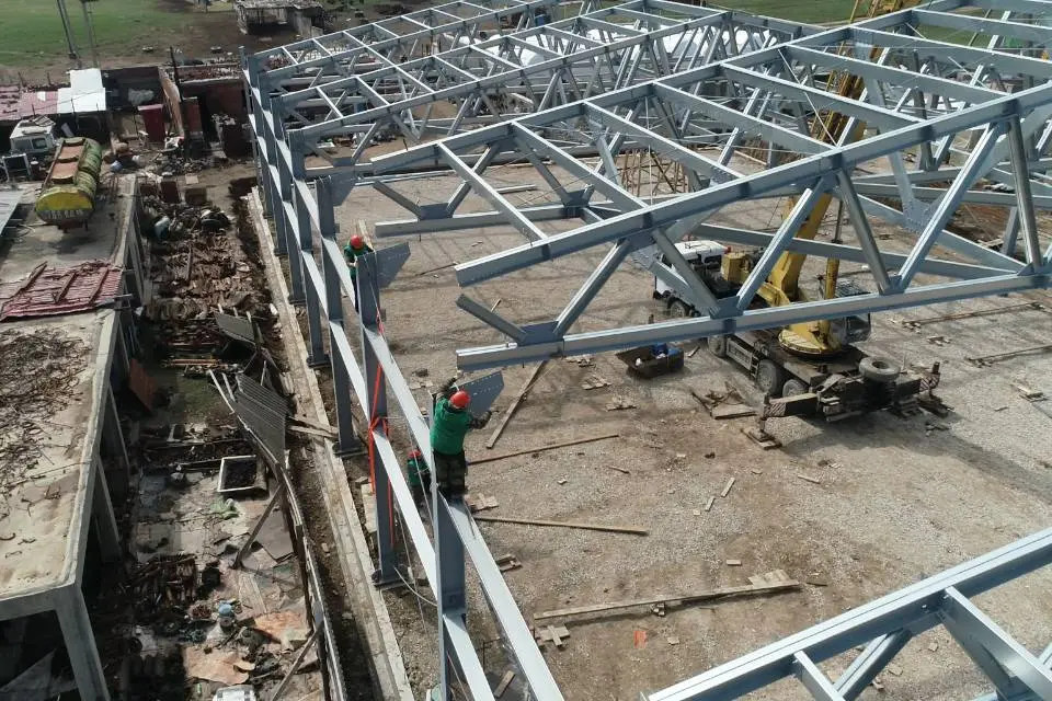 Завод ПК Веста объявляет о монтаже быстровозводимого торгового центра 30х60Дх6В в г. Махачкала, Россия