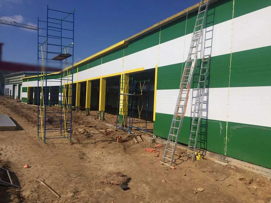 ПК «Веста» объявляет о монтаже быстровозводимого склада для хранения военной техники в г. Калуга, Россия