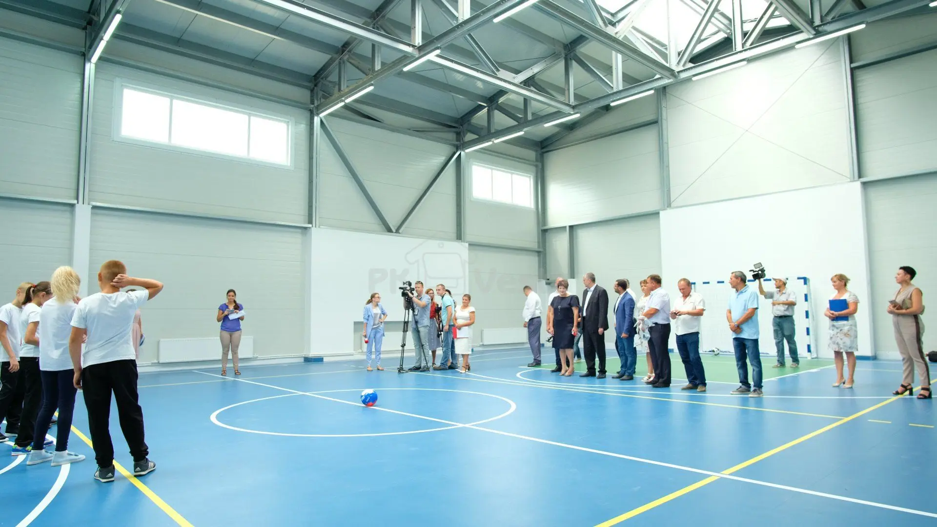 ПК «Веста» объявляет о презентации первого детского спорт зала 15 х 30 х 4.2/7 главе республики Крым в России - Сергею Аксенову