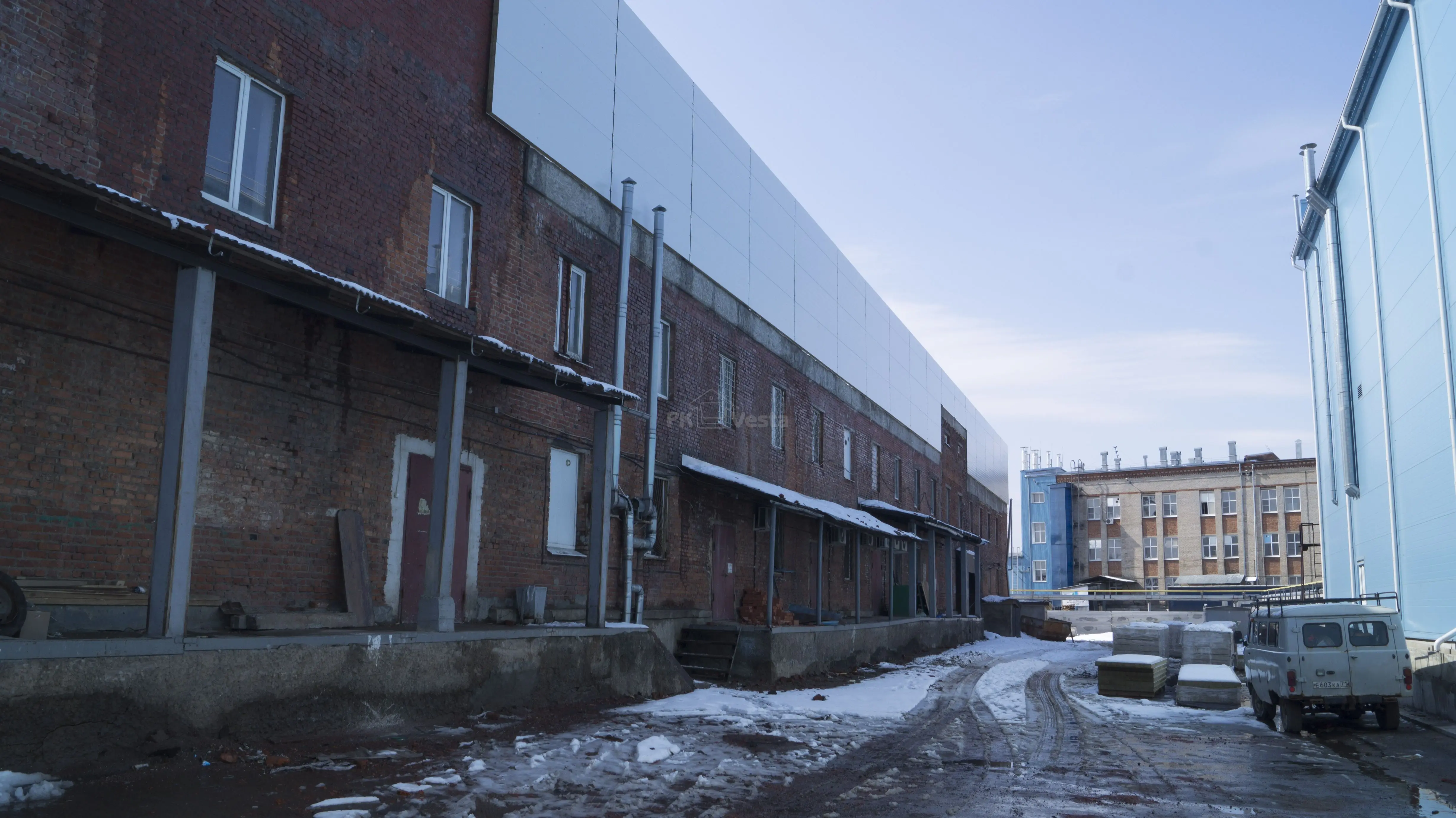 ПК «Веста» объявляет о начале монтажа быстровозводимой надстройки 15 х 70 х 3.3 из ЛСТК для третьего этажа старого здания под техническую зону, склады и офисы в г. Тула, Россия