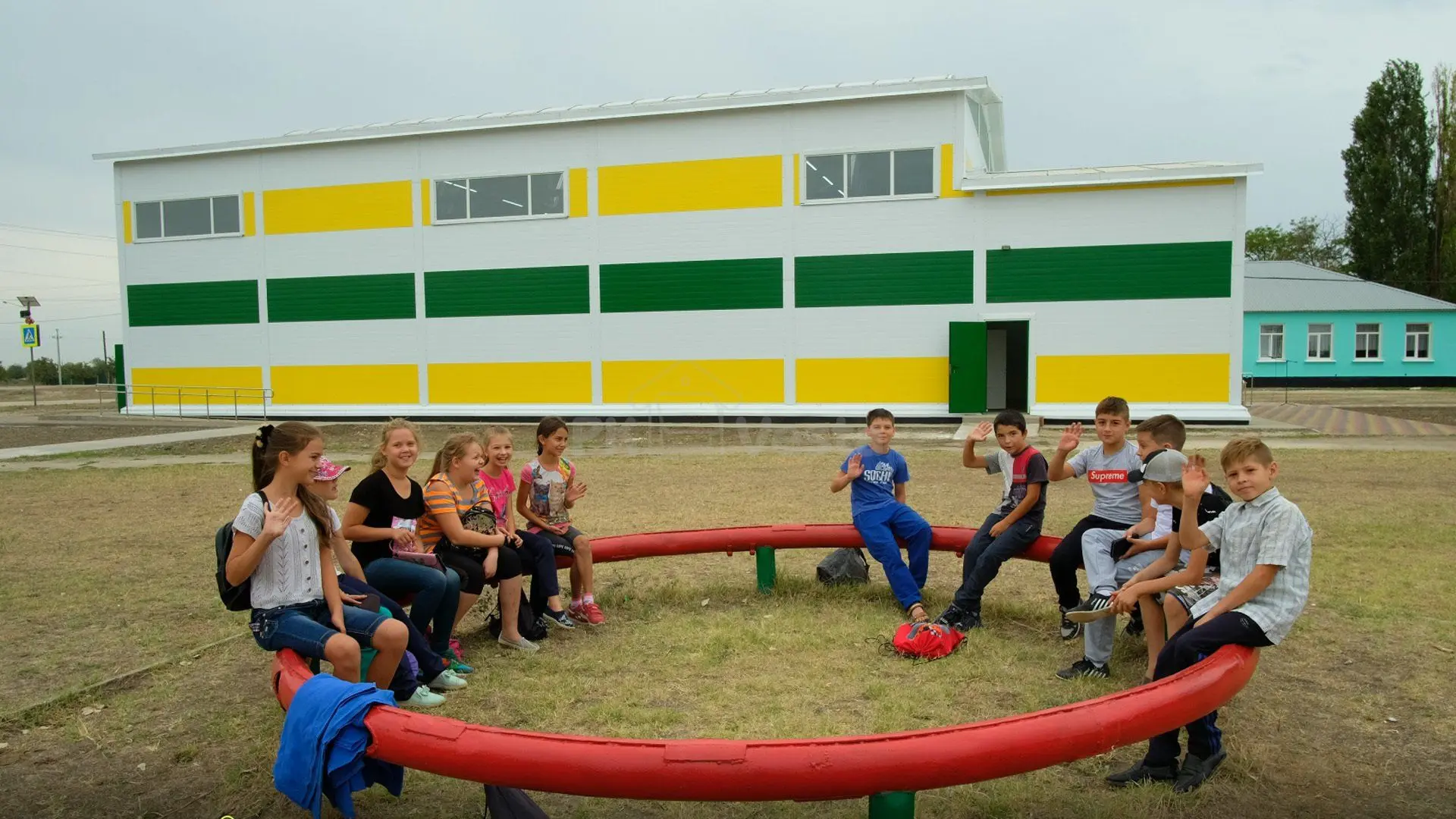 ПК «Веста» объявляет о презентации первого детского спорт зала 15 х 30 х 4.2/7 главе республики Крым в России - Сергею Аксенову