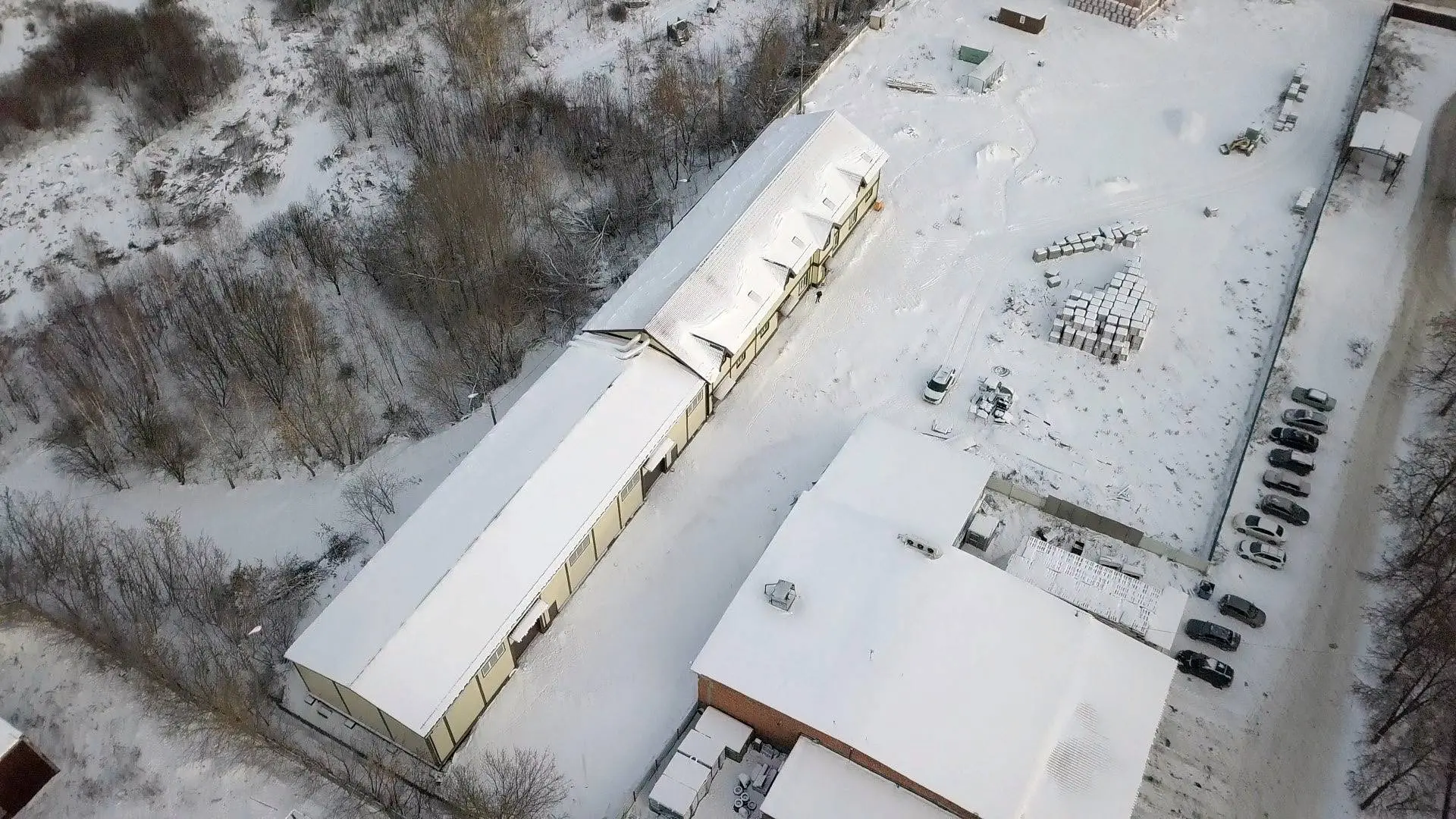 Завод ПК Веста объявляет о заказе быстровозводимого склада/производства 13.3х42х6 для изготовления обоев в г. Тула, Россия