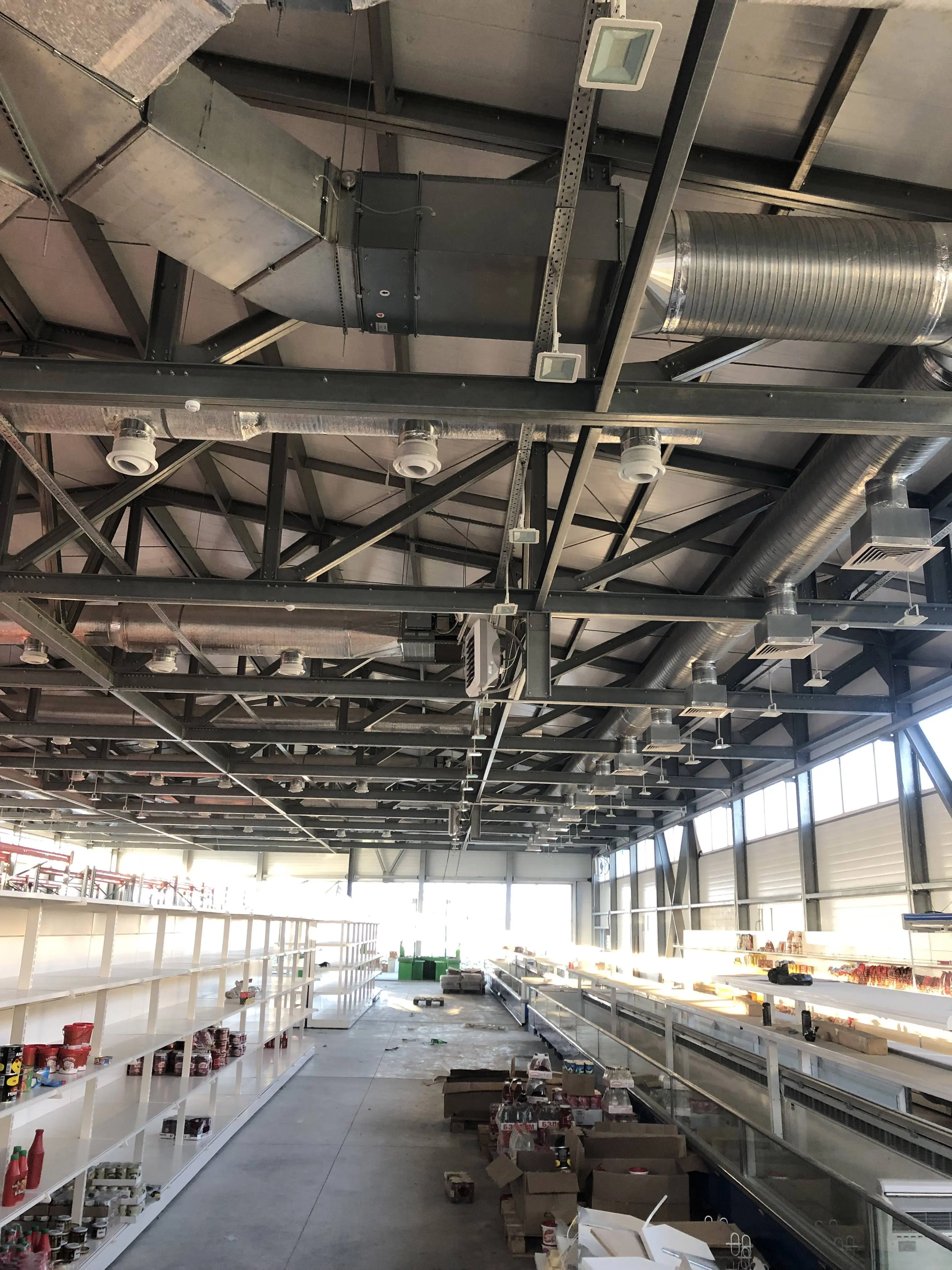 ПК Веста объявляет о завершении монтажа быстровозводимого магазина 24Ш х 63Д х 6.4В в г. Дагестанские Огни, Кавказ, Россия