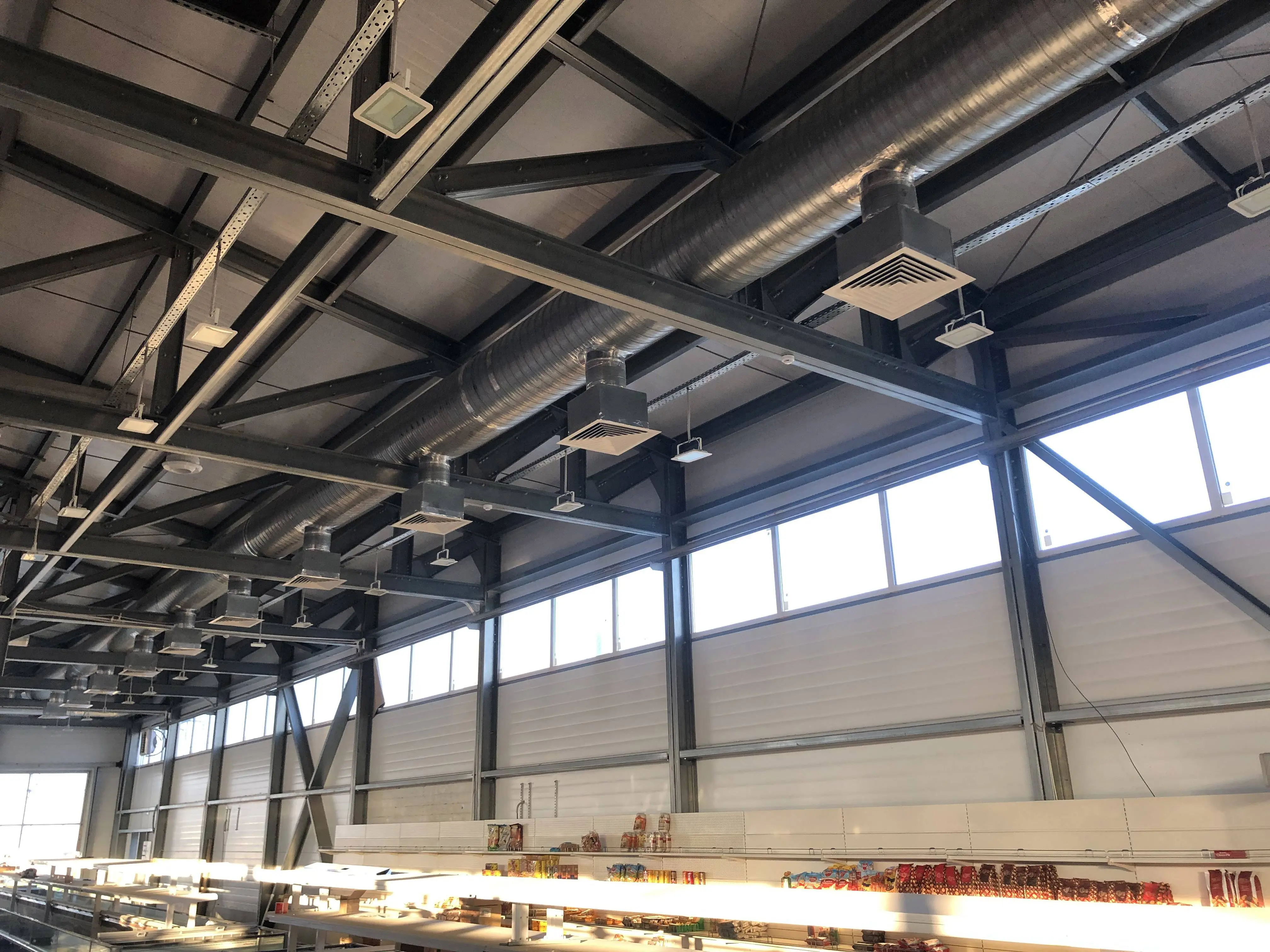 ПК Веста объявляет о завершении монтажа быстровозводимого магазина 24Ш х 63Д х 6.4В в г. Дагестанские Огни, Кавказ, Россия