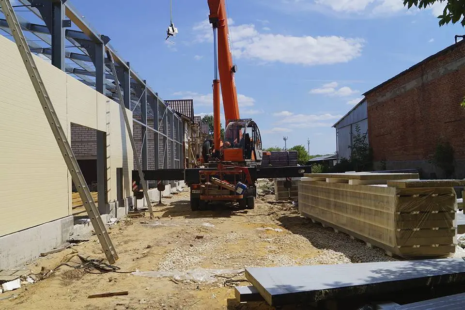 Завод ПК Веста объявляет о заказе быстровозводимого склада/производства 13.3х42х6 для изготовления обоев в г. Тула, Россия