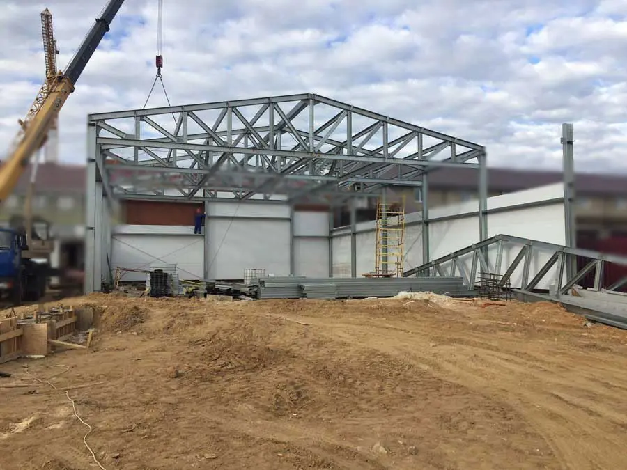 ПК «Веста» объявляет о монтаже быстровозводимого склада для хранения военной техники в г. Калуга, Россия