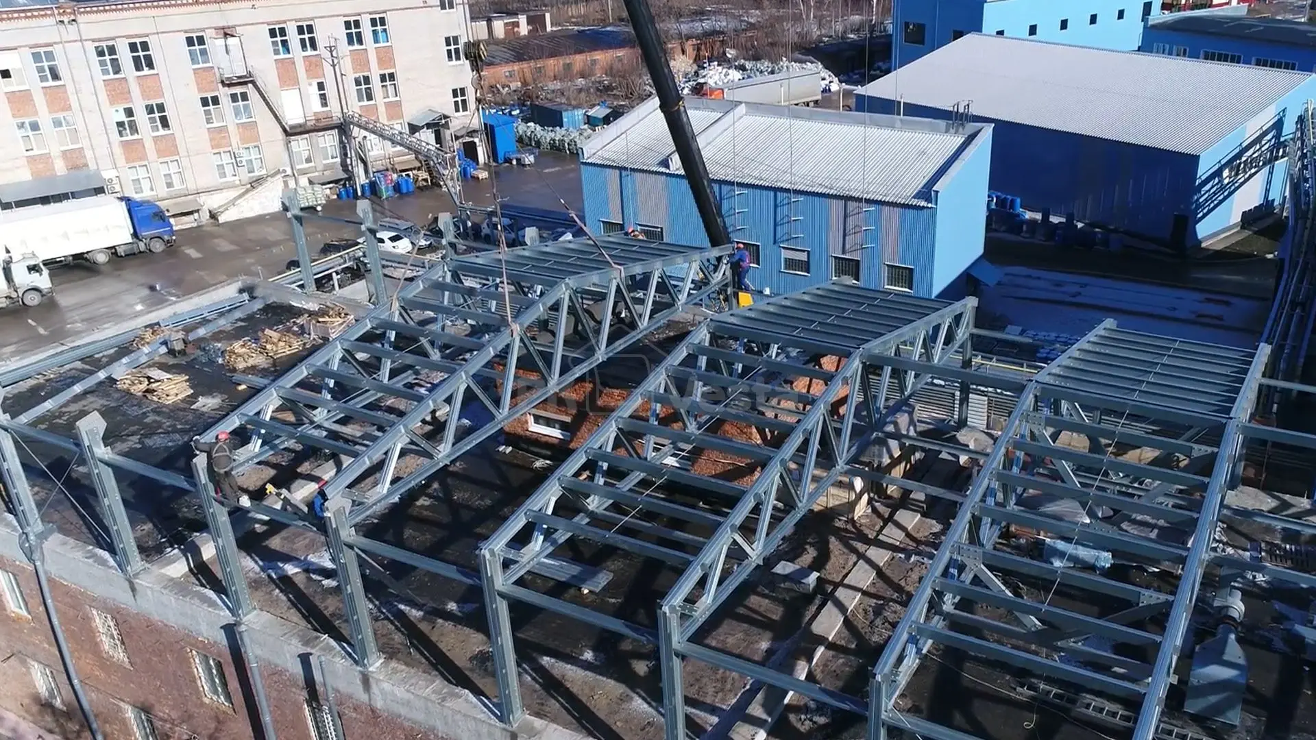 ПК «Веста» объявляет о начале монтажа быстровозводимой надстройки 15 х 70 х 3.3 из ЛСТК для третьего этажа старого здания под техническую зону, склады и офисы в г. Тула, Россия