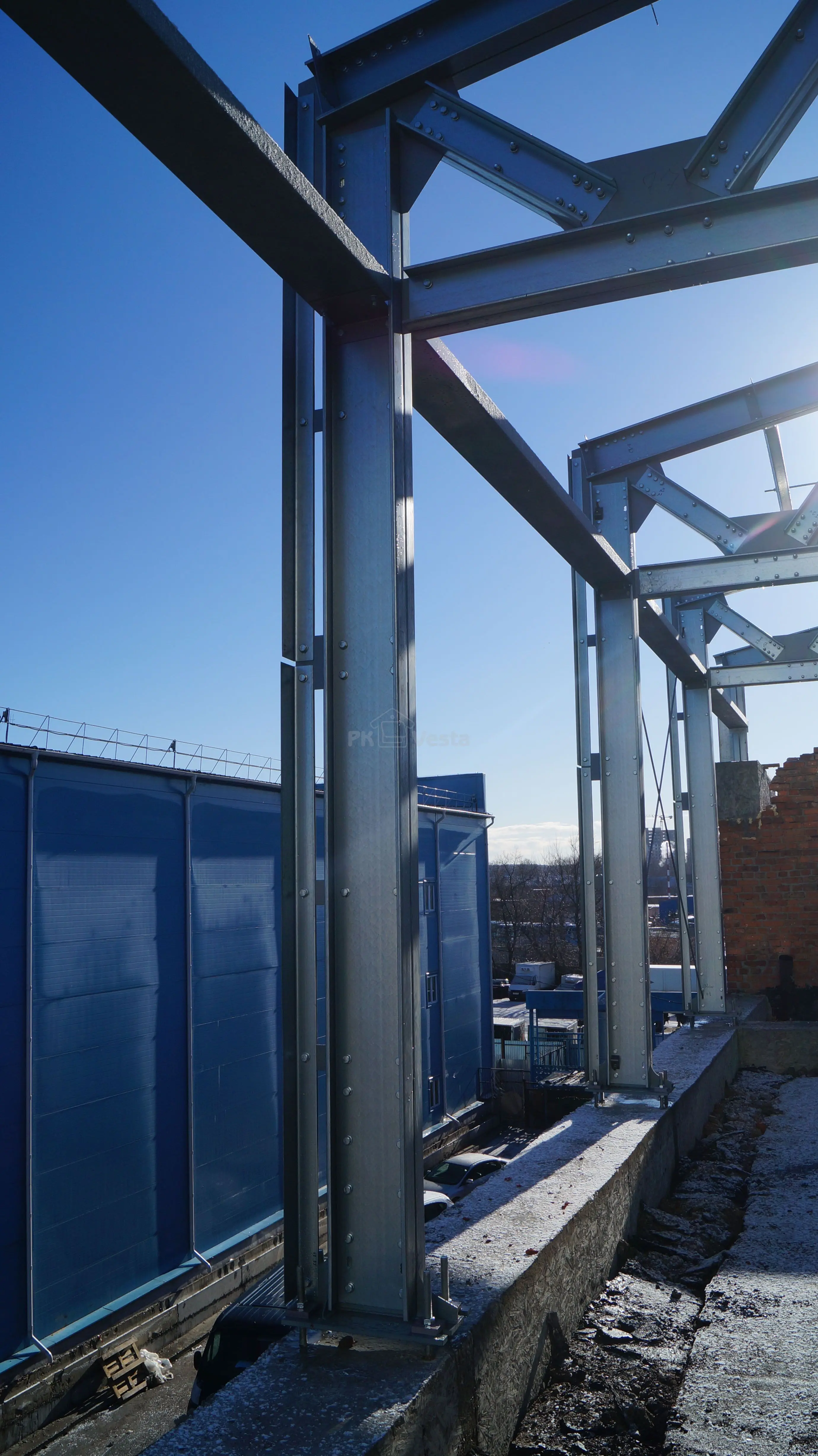 ПК «Веста» объявляет о начале монтажа быстровозводимой надстройки 15 х 70 х 3.3 из ЛСТК для третьего этажа старого здания под техническую зону, склады и офисы в г. Тула, Россия