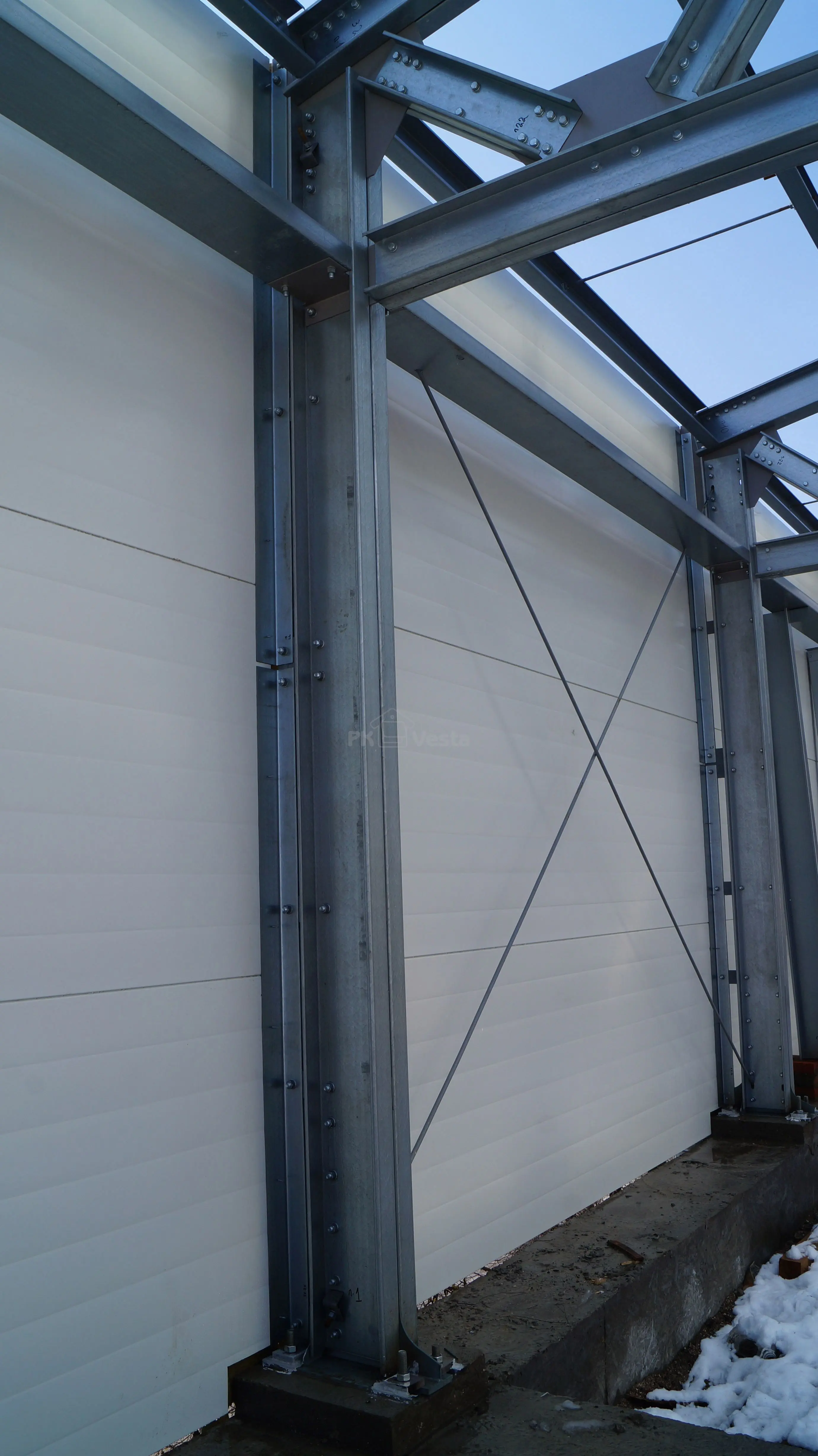 ПК «Веста» объявляет о начале монтажа быстровозводимой надстройки 15 х 70 х 3.3 из ЛСТК для третьего этажа старого здания под техническую зону, склады и офисы в г. Тула, Россия