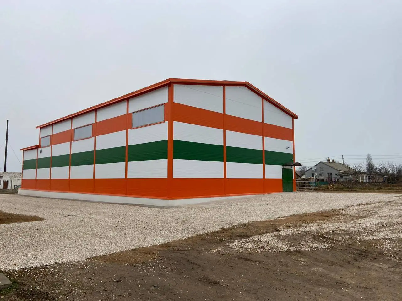 ПК Веста объявляет о завершение монтажа быстровозводимого спортивного зала 15х30х6 в селе Сары-Баш, Крым, Россия