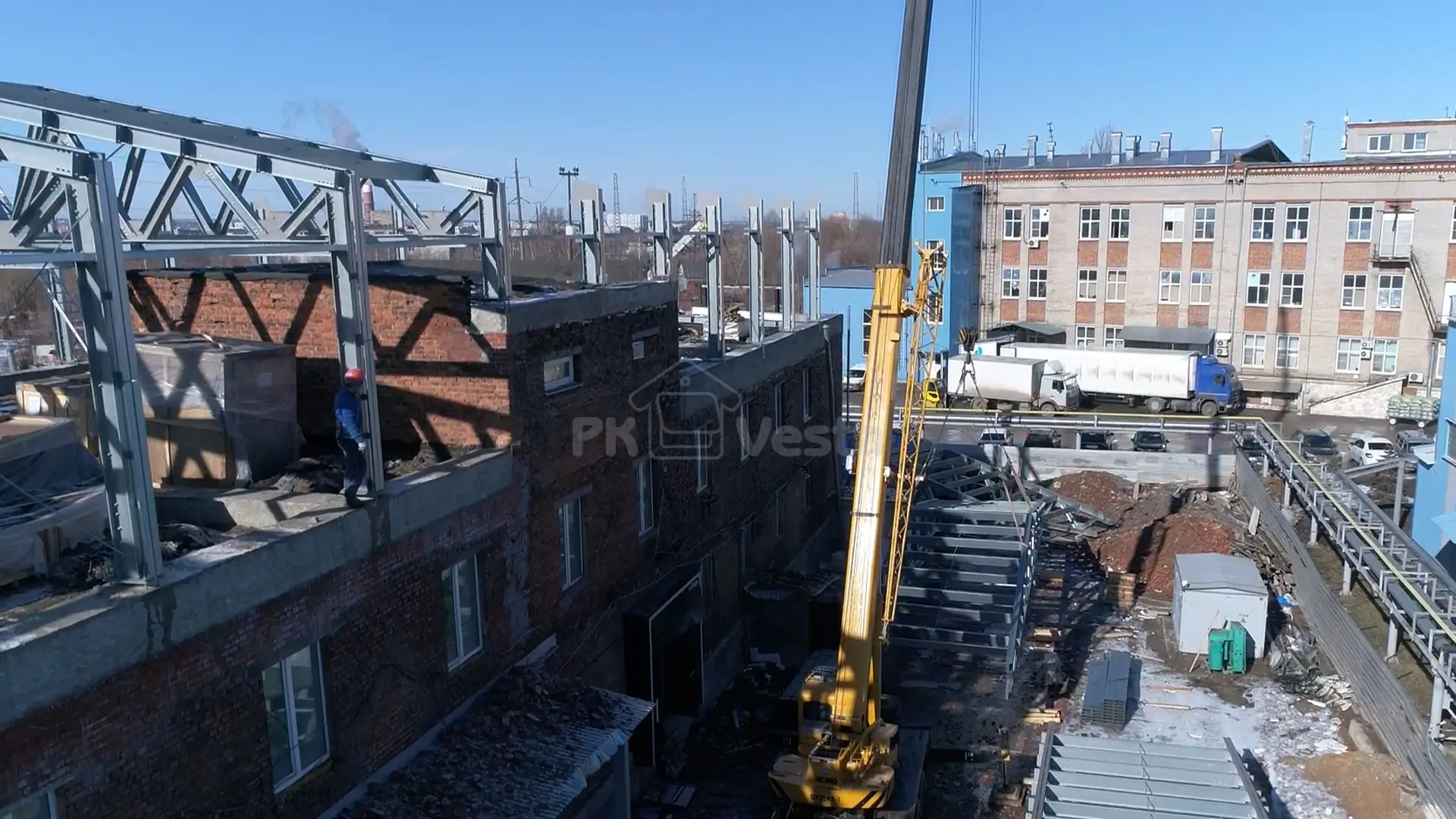 ПК «Веста» объявляет о начале монтажа быстровозводимой надстройки 15 х 70 х 3.3 из ЛСТК для третьего этажа старого здания под техническую зону, склады и офисы в г. Тула, Россия