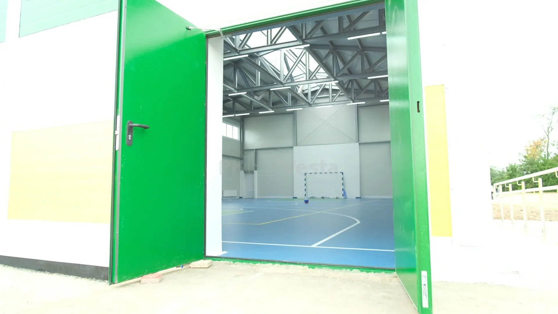 ПК «Веста» объявляет о презентации первого детского спорт зала 15 х 30 х 4.2/7 главе республики Крым в России - Сергею Аксенову