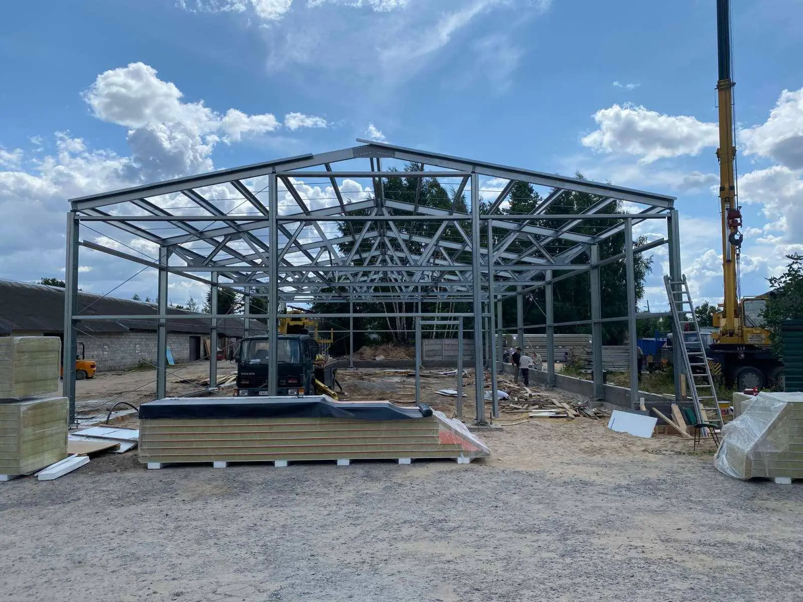 Завод ПК Веста объявляет об экспортном заказе быстровозводимого мебельного цеха с офисом 15х30х4.2 в г. Могилев, Беларусь