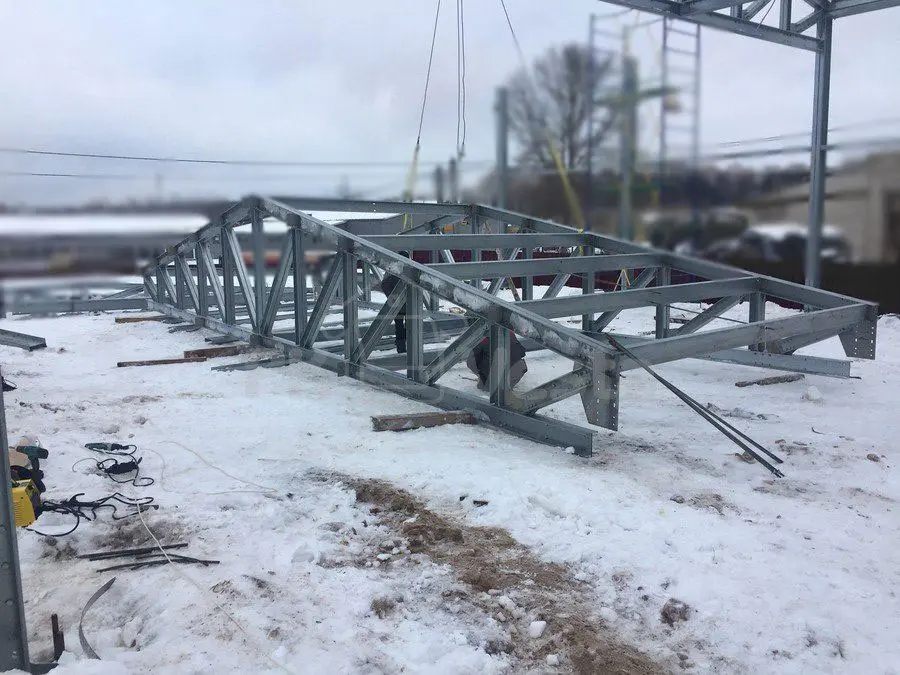 ПК «Веста» объявляет о монтаже быстровозводимого склада для хранения военной техники в г. Калуга, Россия