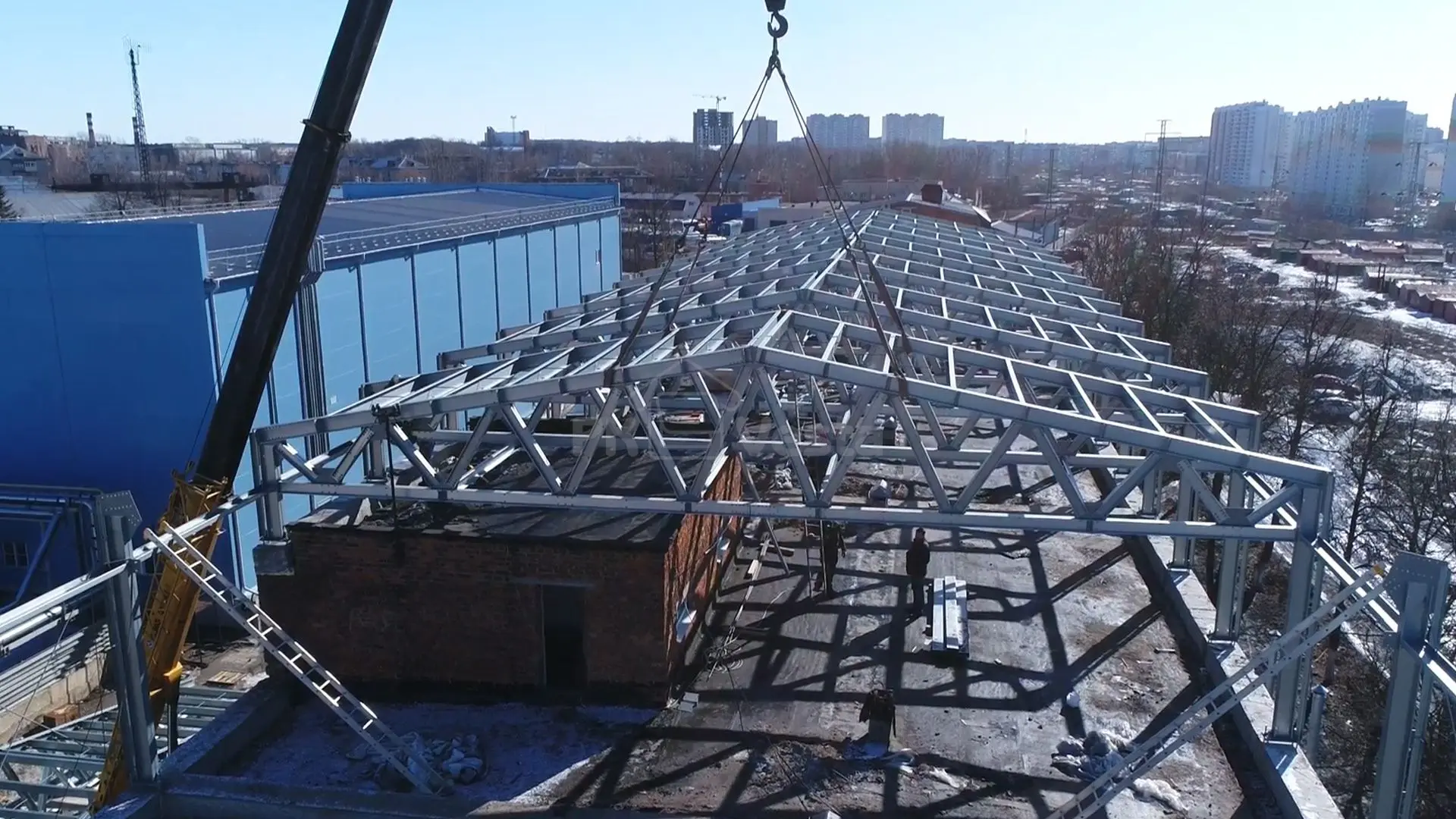 ПК «Веста» объявляет о начале монтажа быстровозводимой надстройки 15 х 70 х 3.3 из ЛСТК для третьего этажа старого здания под техническую зону, склады и офисы в г. Тула, Россия