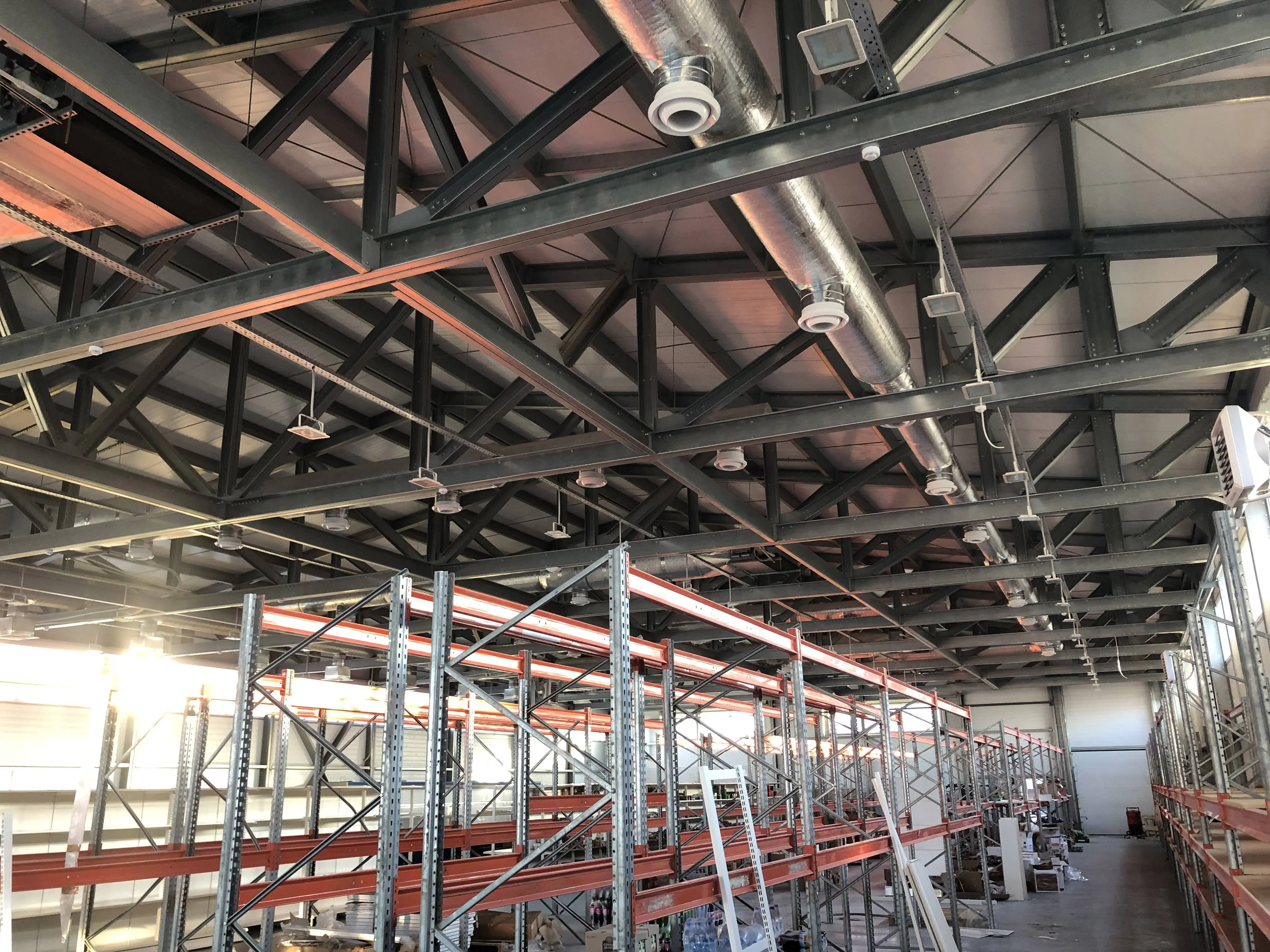 ПК Веста объявляет о завершении монтажа быстровозводимого магазина 24Ш х 63Д х 6.4В в г. Дагестанские Огни, Кавказ, Россия