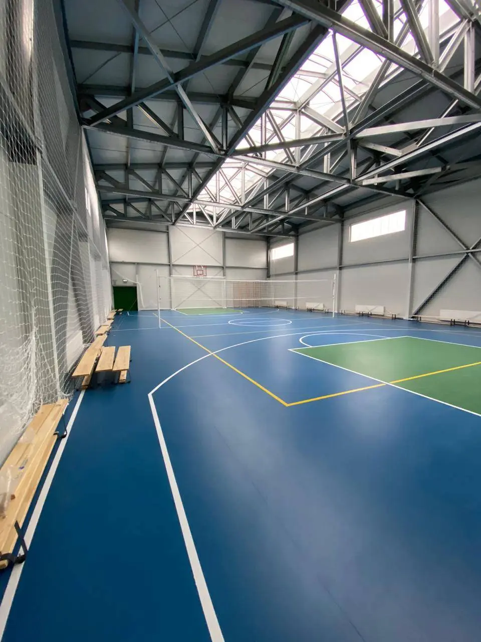 ПК Веста объявляет о завершение монтажа быстровозводимого спортивного зала 15х30х6 в селе Сары-Баш, Крым, Россия