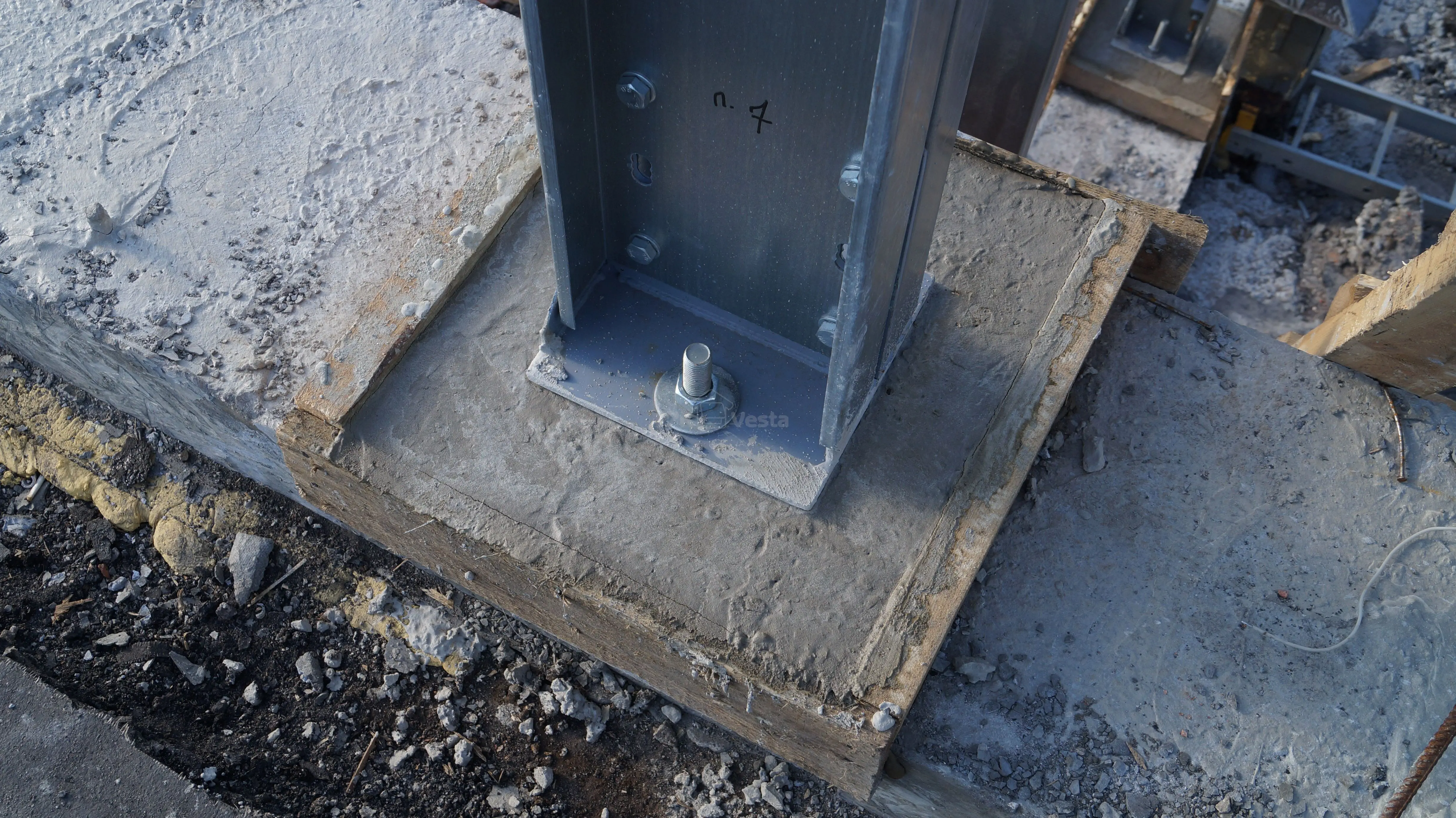 ПК «Веста» объявляет о начале монтажа быстровозводимой надстройки 15 х 70 х 3.3 из ЛСТК для третьего этажа старого здания под техническую зону, склады и офисы в г. Тула, Россия