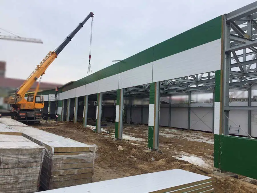 ПК «Веста» объявляет о монтаже быстровозводимого склада для хранения военной техники в г. Калуга, Россия