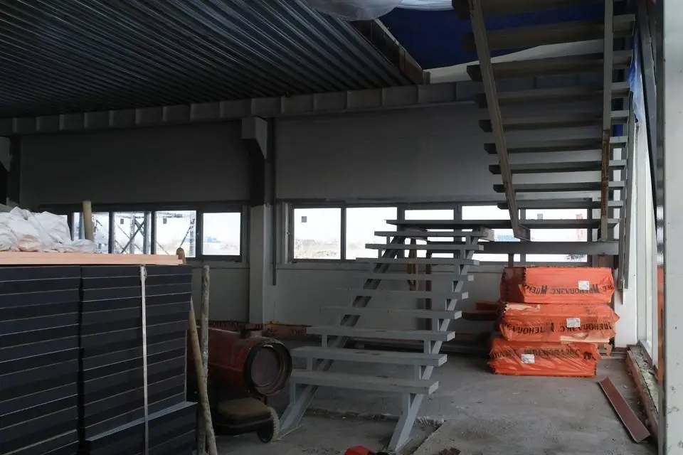 Завод ПК Веста объявляет о завершении монтажа быстровозводимого завода/офиса 24х60х8 по изготовлению солнечных батарей в г. Аксай, Казахстан