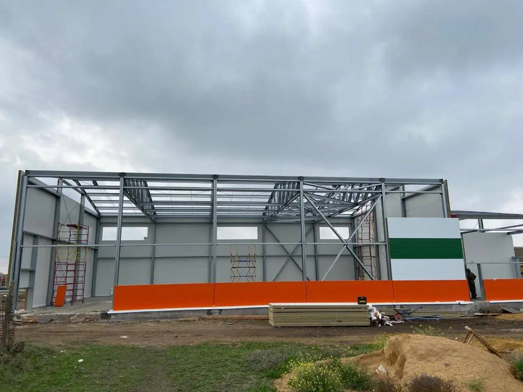 ПК Веста объявляет о завершение монтажа быстровозводимого спортивного зала 15х30х6 в селе Сары-Баш, Крым, Россия