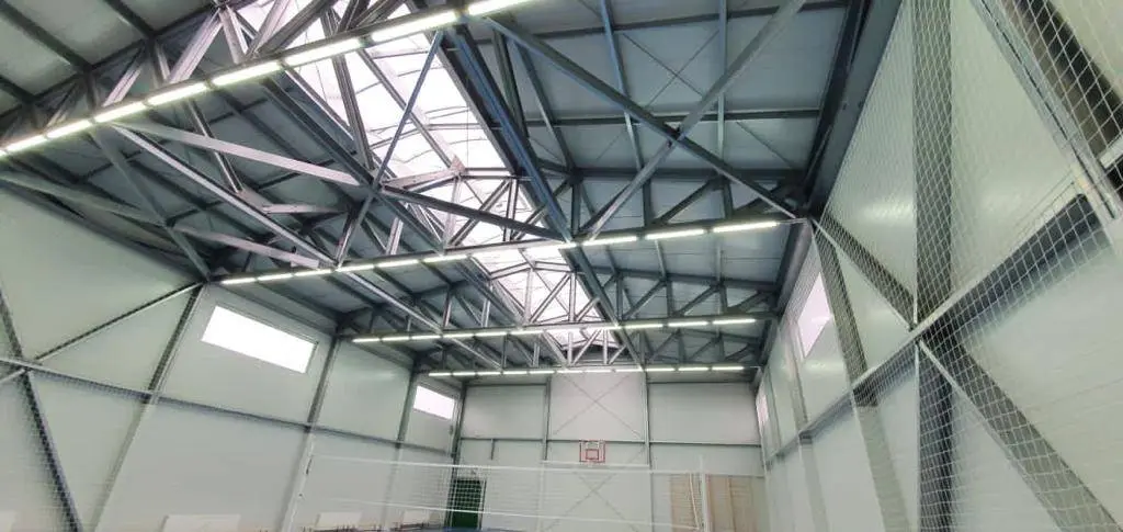 ПК Веста объявляет о завершение монтажа быстровозводимого спортивного зала 15х30х6 в селе Сары-Баш, Крым, Россия