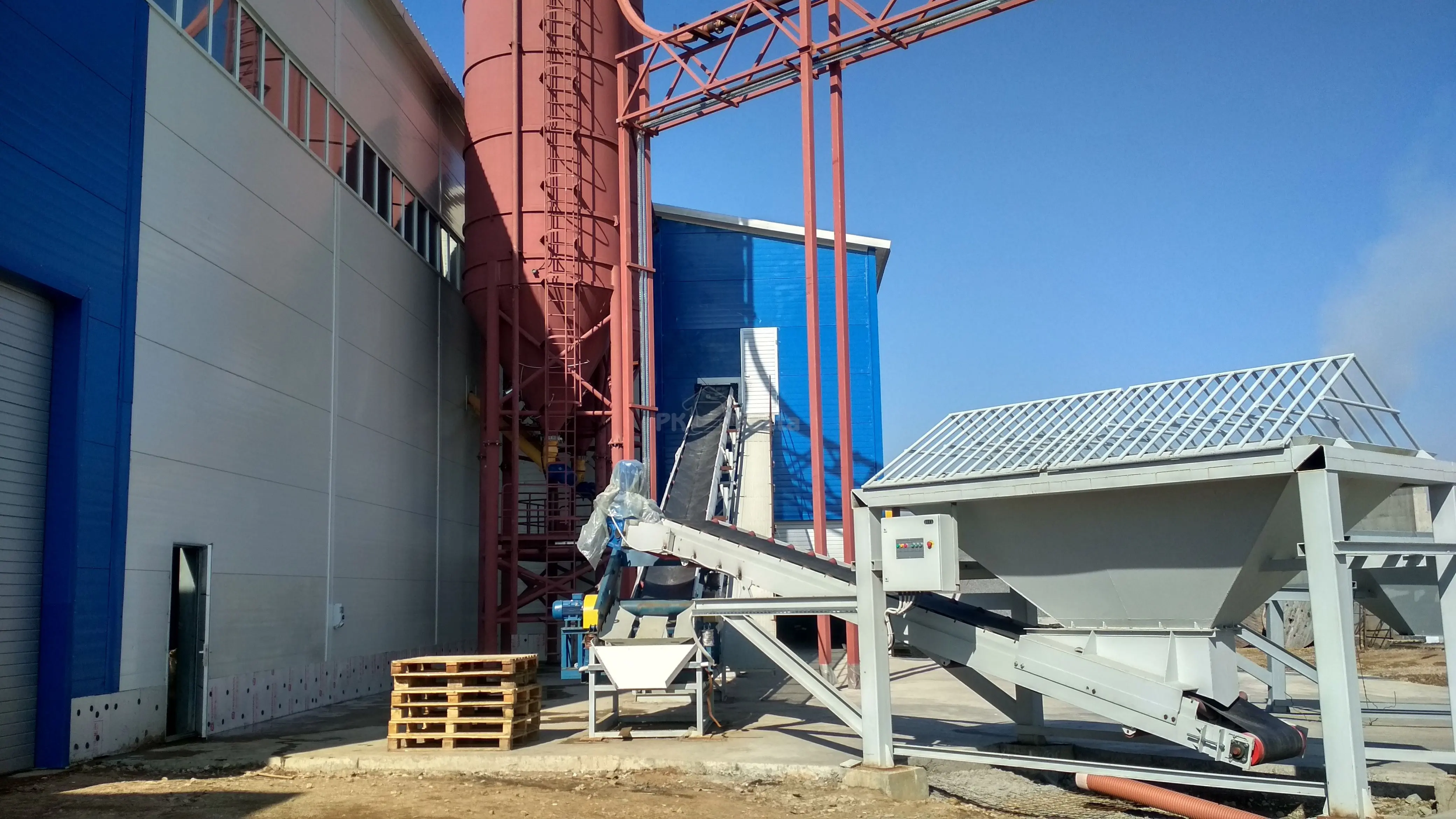 ПК Веста объявляет о завершение монтажа быстровозводимого промышленного комплекса/Складов 42Ш х 48Д х 11В по изготовлению дорожной плитки в г. Астана, Казахстан