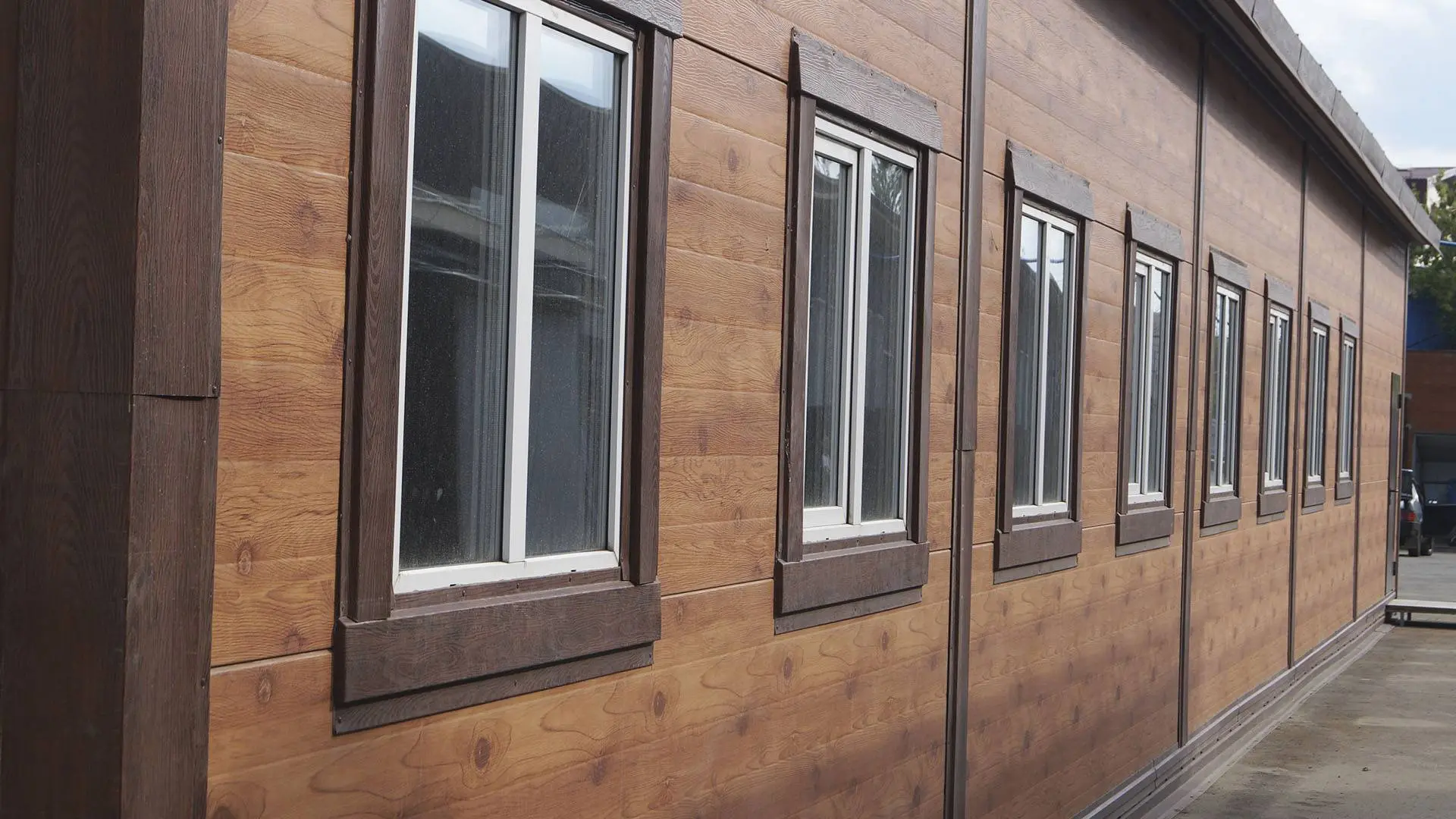 ПК Веста объявляет о завершении монтажа быстровозводимого show-room для пряников 5х25х3 из ЛСТК в г. Тула, Россия