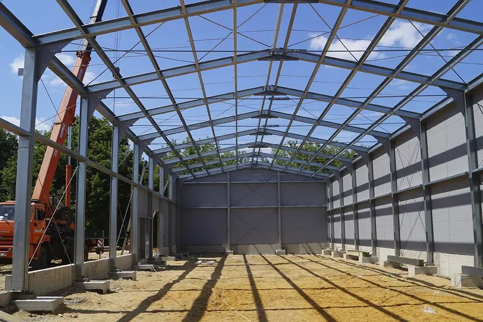 Завод ПК Веста объявляет о заказе быстровозводимого склада/производства 13.3х42х6 для изготовления обоев в г. Тула, Россия