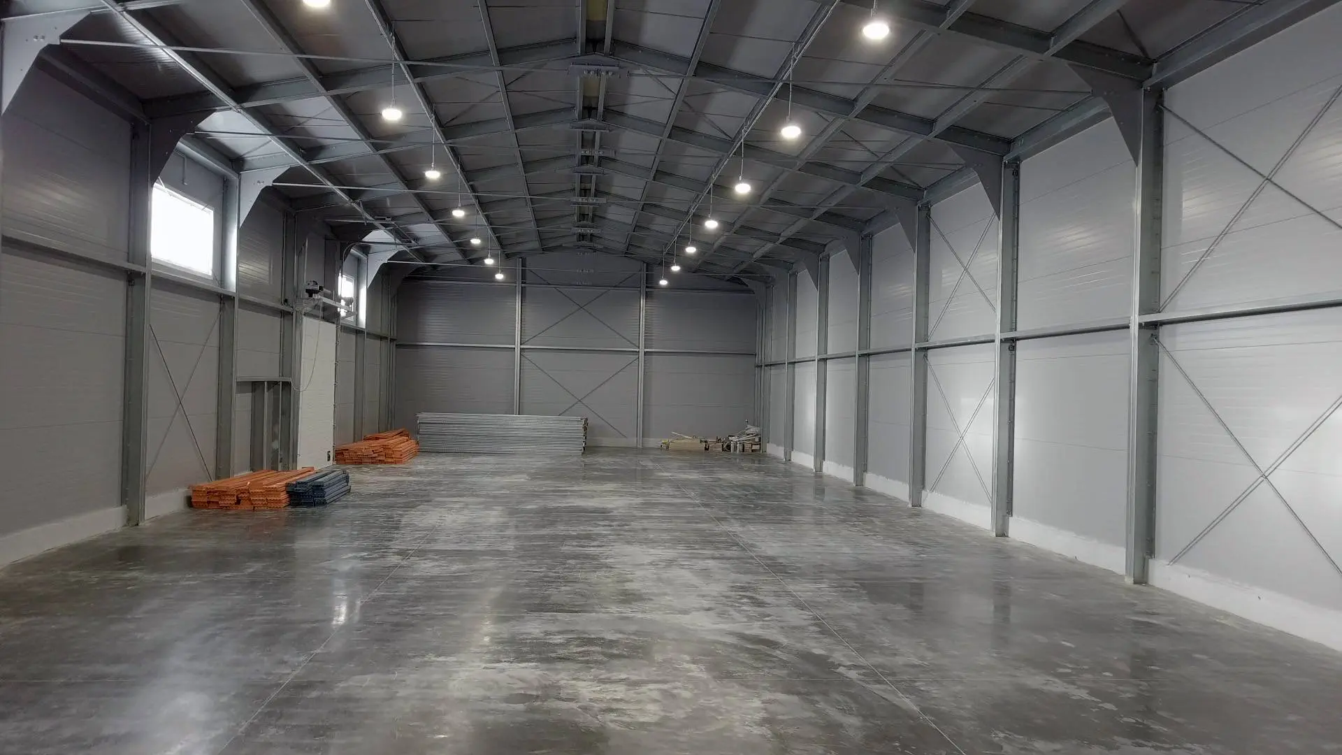 Завод ПК Веста объявляет о заказе быстровозводимого склада/производства 13.3х42х6 для изготовления обоев в г. Тула, Россия