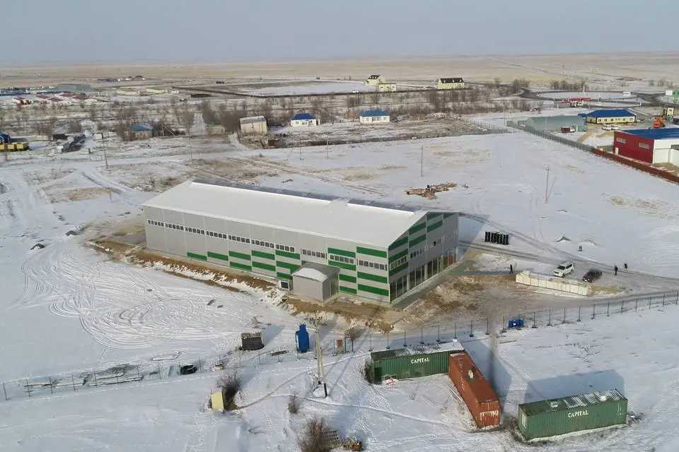 Завод ПК Веста объявляет о завершении монтажа быстровозводимого завода/офиса 24х60х8 по изготовлению солнечных батарей в г. Аксай, Казахстан