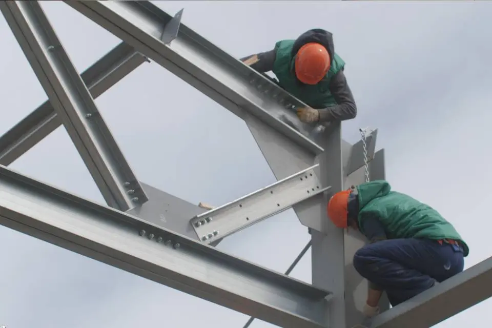 Завод ПК Веста объявляет о монтаже быстровозводимого торгового центра 30х60Дх6В в г. Махачкала, Россия