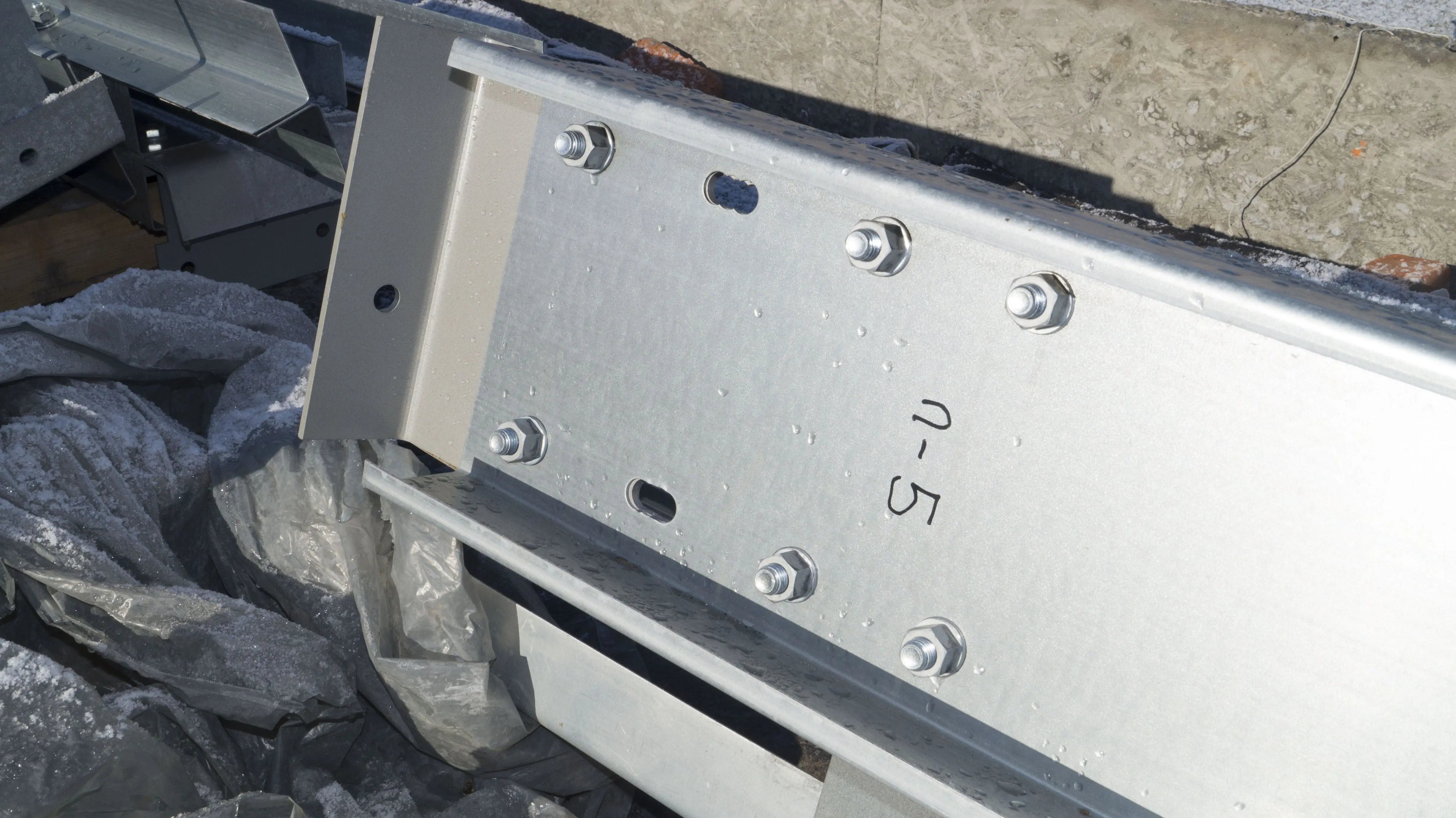 ПК «Веста» объявляет о начале монтажа быстровозводимой надстройки 15 х 70 х 3.3 из ЛСТК для третьего этажа старого здания под техническую зону, склады и офисы в г. Тула, Россия