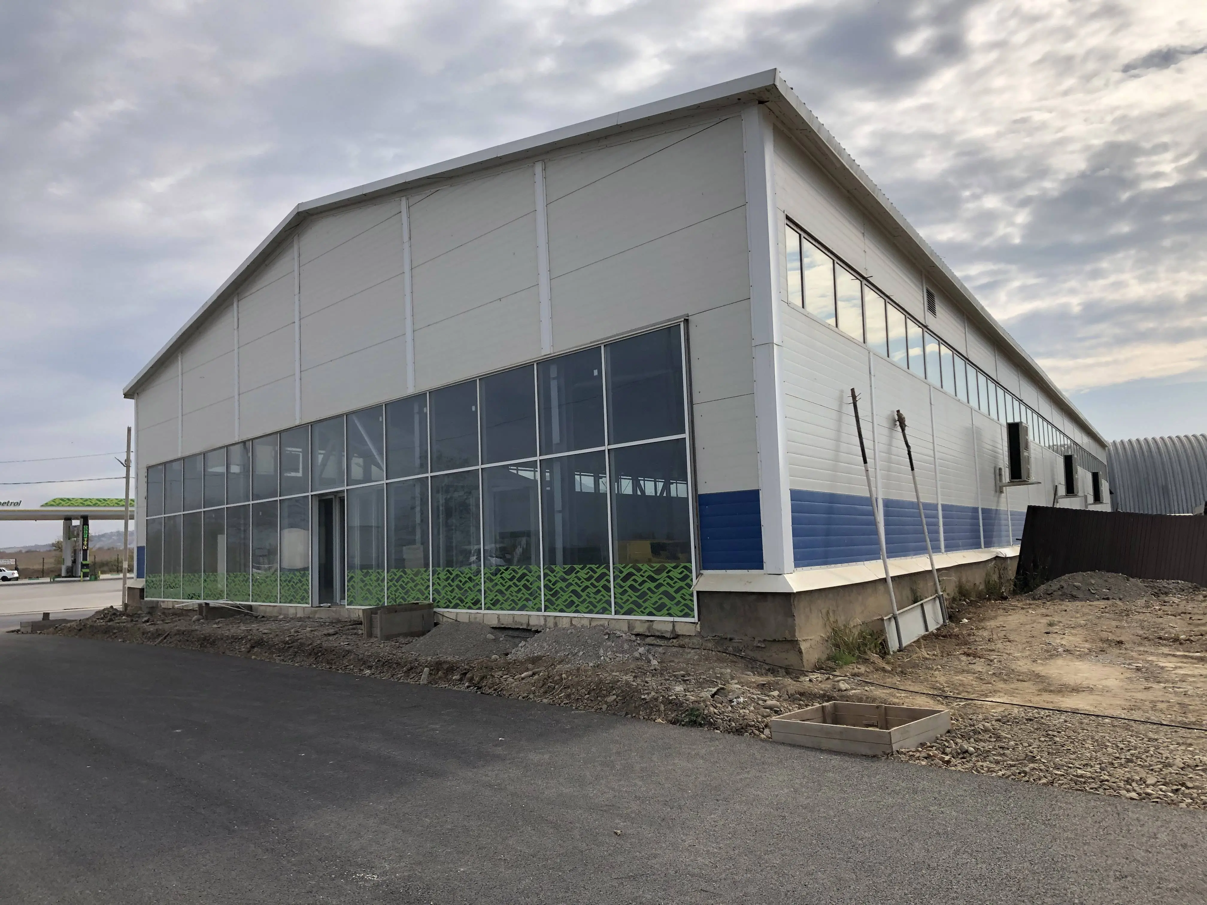 ПК Веста объявляет о завершении монтажа быстровозводимого магазина 24Ш х 63Д х 6.4В в г. Дагестанские Огни, Кавказ, Россия