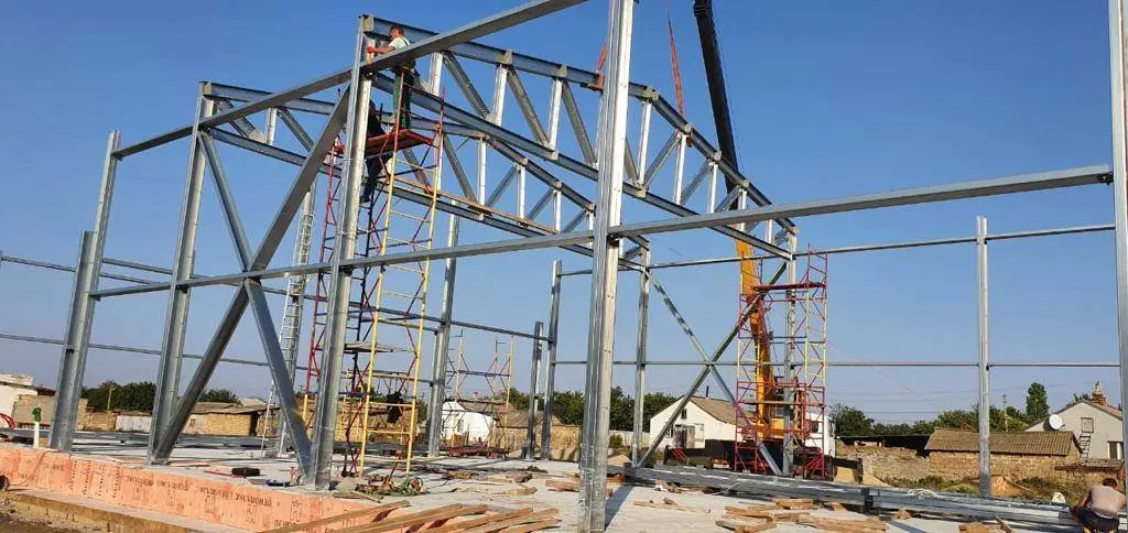 ПК Веста объявляет о завершение монтажа быстровозводимого спортивного зала 15х30х6 в селе Сары-Баш, Крым, Россия