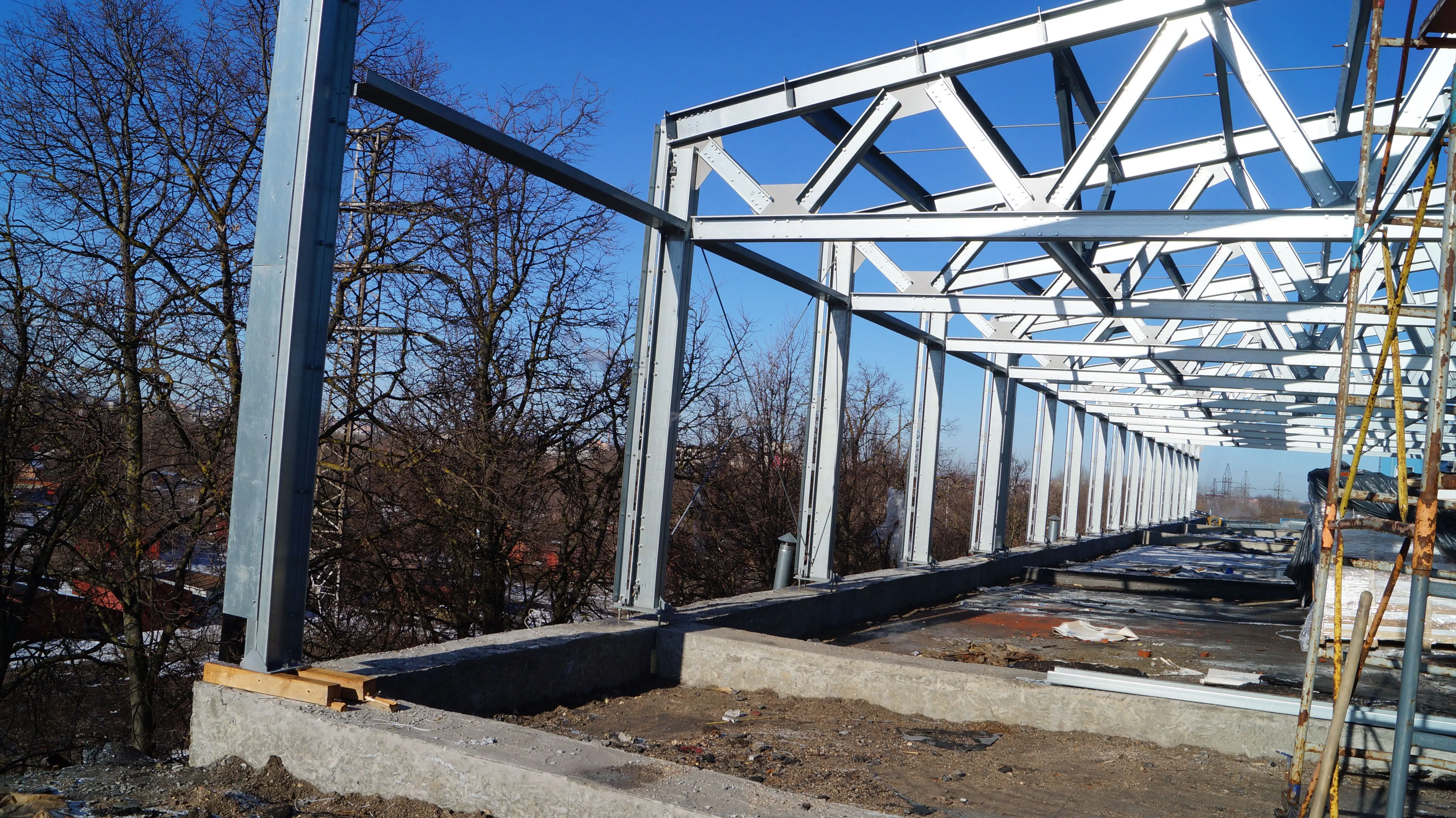 ПК «Веста» объявляет о начале монтажа быстровозводимой надстройки 15 х 70 х 3.3 из ЛСТК для третьего этажа старого здания под техническую зону, склады и офисы в г. Тула, Россия