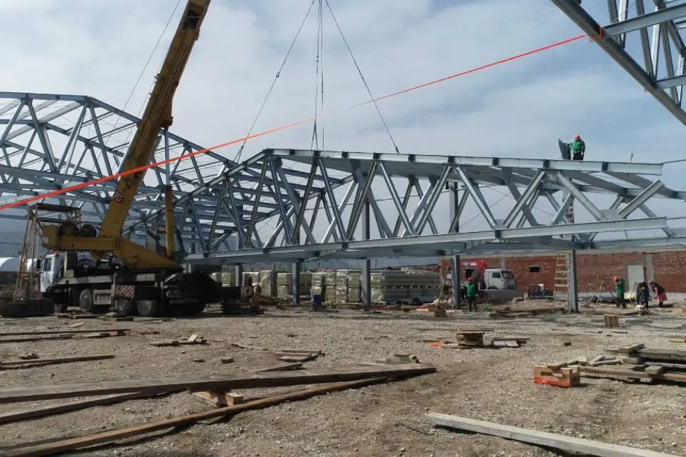 Завод ПК Веста объявляет о монтаже быстровозводимого торгового центра 30х60Дх6В в г. Махачкала, Россия