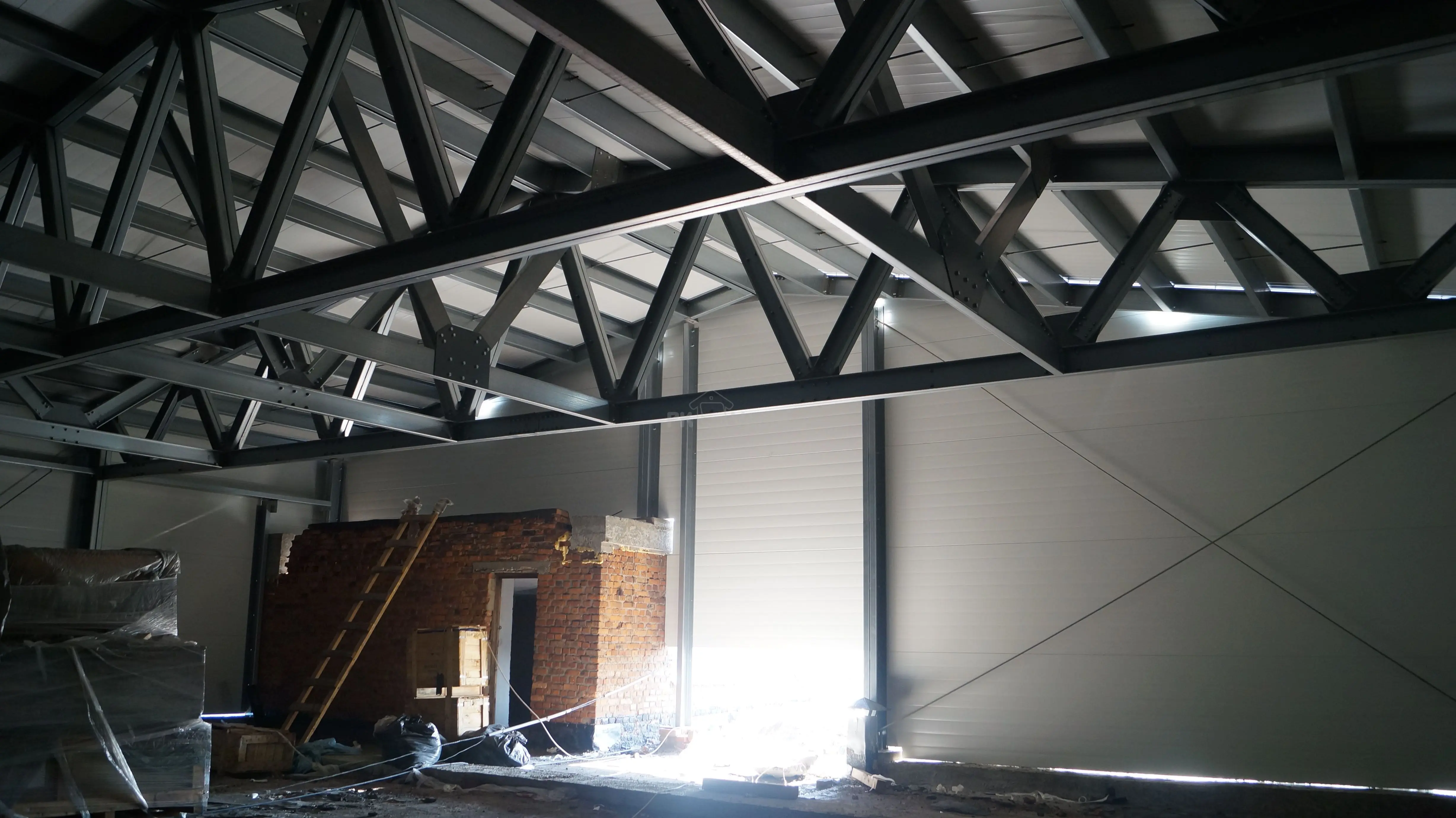 ПК «Веста» объявляет о начале монтажа быстровозводимой надстройки 15 х 70 х 3.3 из ЛСТК для третьего этажа старого здания под техническую зону, склады и офисы в г. Тула, Россия