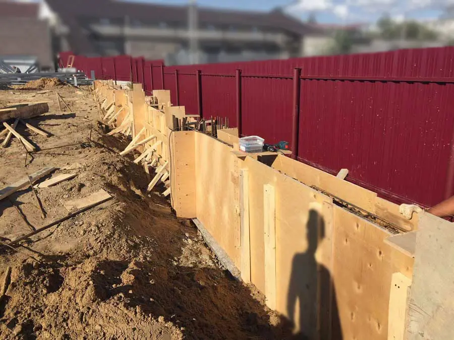 ПК «Веста» объявляет о монтаже быстровозводимого склада для хранения военной техники в г. Калуга, Россия